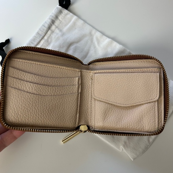 Cuyana small classic zip around wallet caramel/blush pebbled leather - Picture 6 of 14